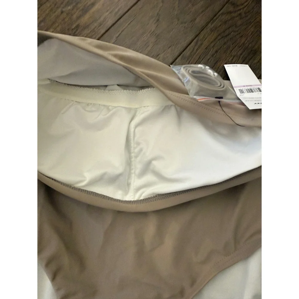 DKNY Bandeau Maillot Swimsuit Women 6 Sand Dune Strapless Padded D71416 NWT - Picture 5 of 8
